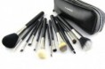MAKE-UP BRUSH